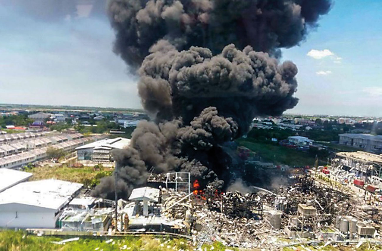 A chemical explosion and fire destroyed the Ming Dih factory in Samut Prakan on the Outskirts of the Thai capital.
